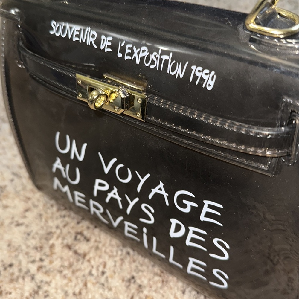 Black jelly bag with removable straps